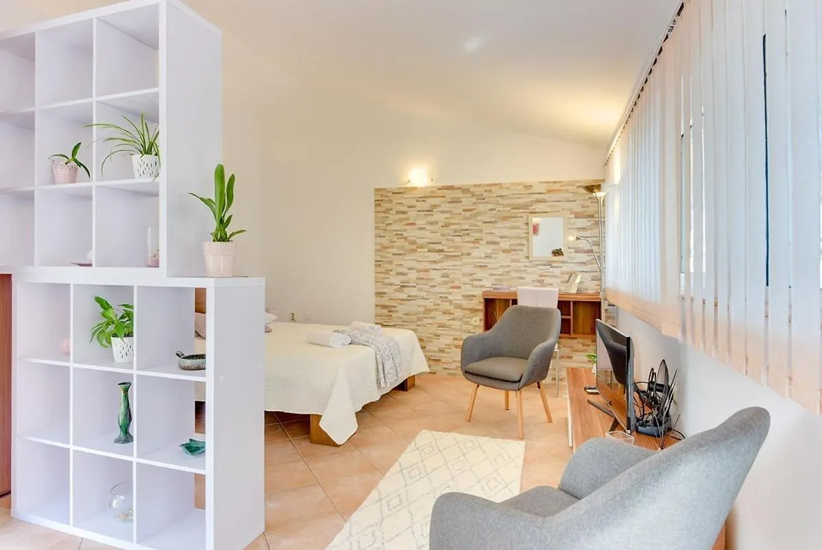 Holiday Home Batel Pula 0*,